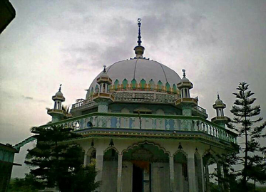 مجاہدِ ملت حضرت شاہ حبیب الرحمٰن قادری کا مزار مبارک ۱