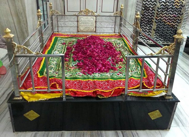 حجۃ الاسلام مولانا شاہ حامد رضا بریلوی کا مزار مبارک ۲