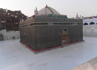 حضرت سید بدیع الدین زندہ شاہ مدار کا مزار مبارک ۱